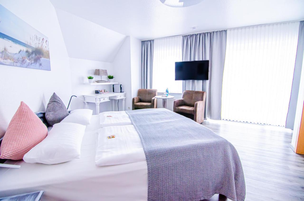 Hotel Blischke Carolinensiel Bagian luar foto