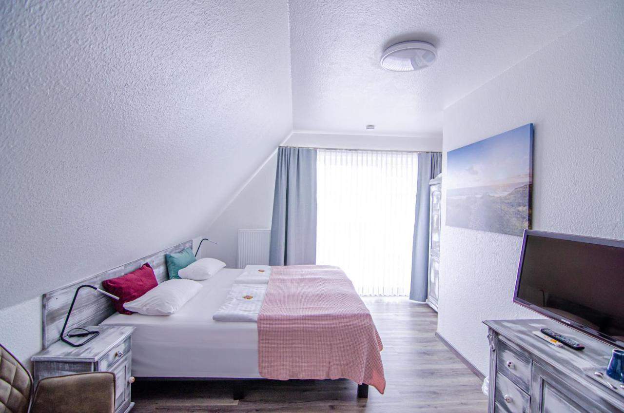 Hotel Blischke Carolinensiel Bagian luar foto