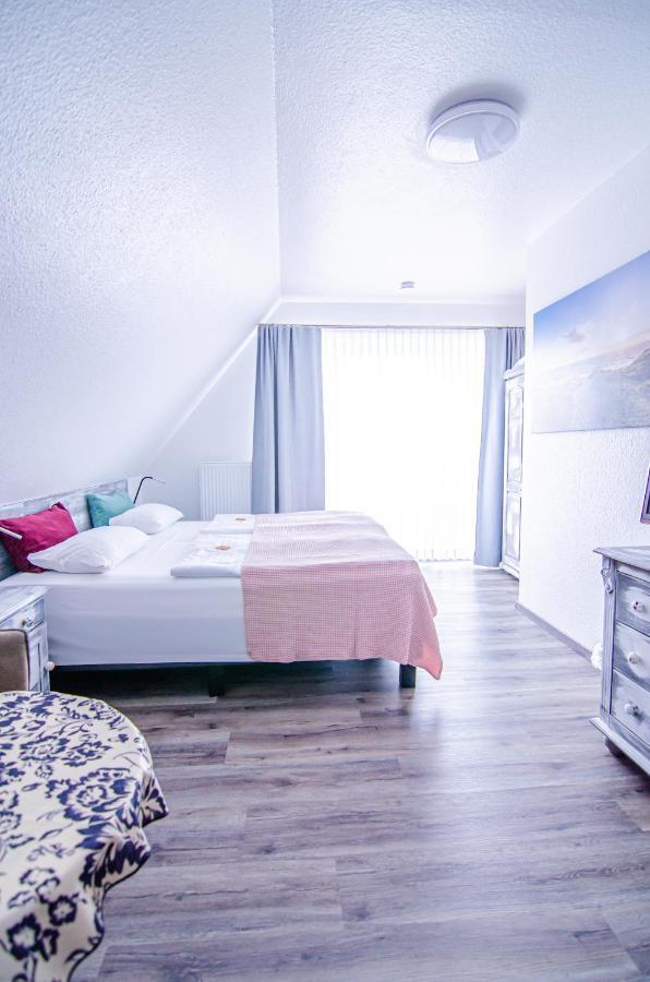 Hotel Blischke Carolinensiel Bagian luar foto