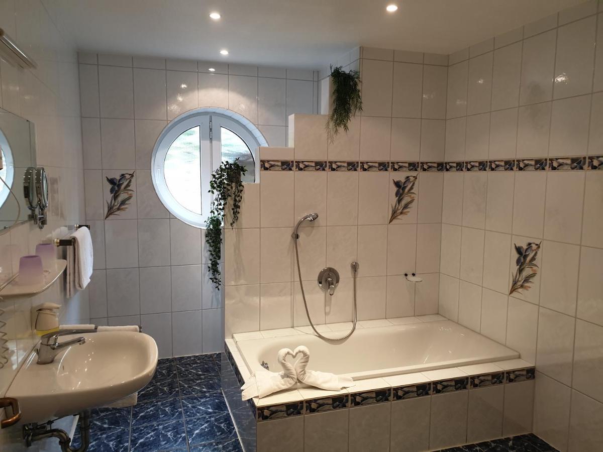 Hotel Blischke Carolinensiel Bagian luar foto