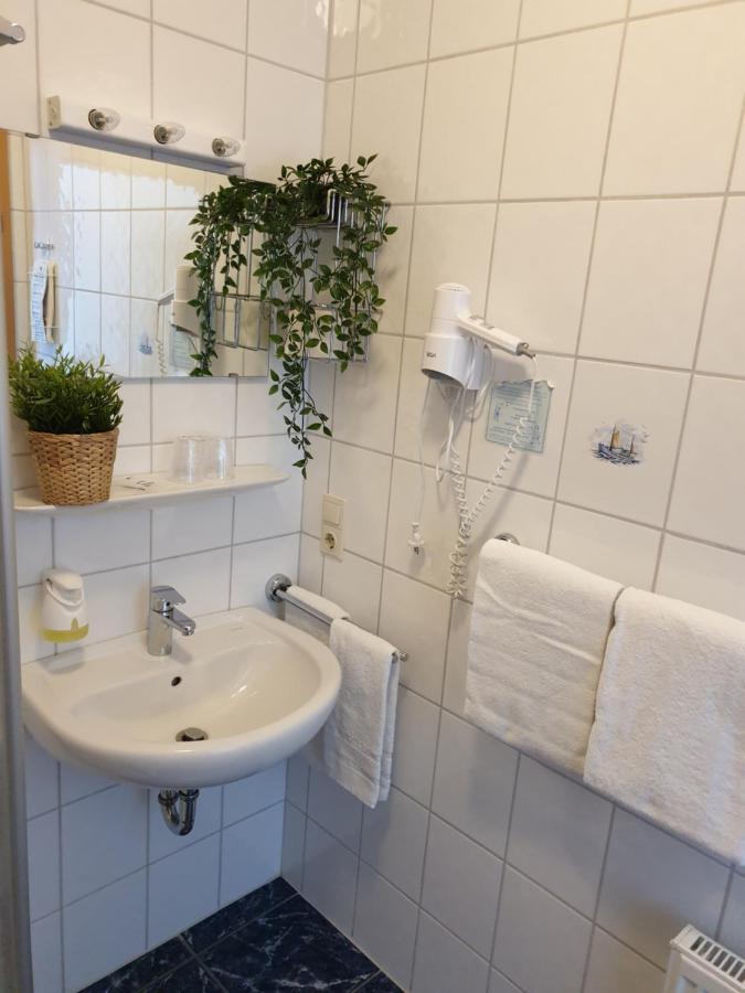 Hotel Blischke Carolinensiel Bagian luar foto
