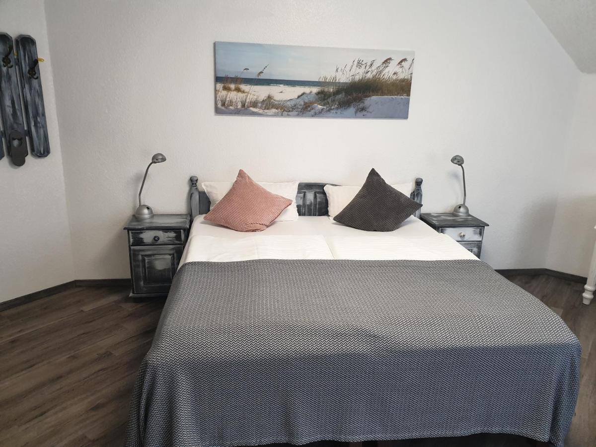 Hotel Blischke Carolinensiel Bagian luar foto